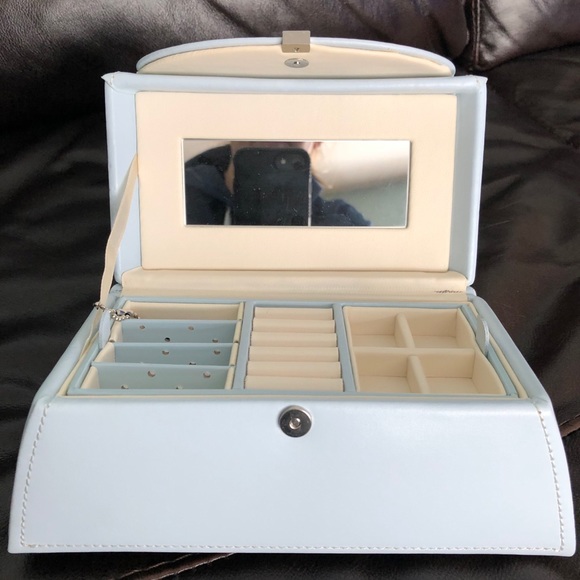 WOLF Other - WOLF Leather jewelry box